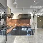 Villa Orion - Private Heated Pool, Sauna & Jacuzzi