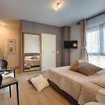 Orion - Private Heated Pool, Sauna & Jacuzzi *