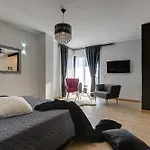 Orion - Private Heated Pool, Sauna & Jacuzzi Rovinj