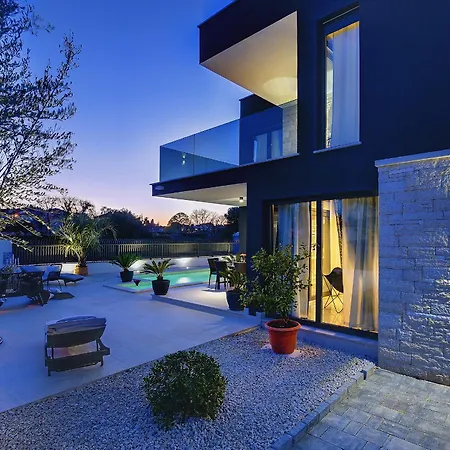 Orion - Private Heated Pool, Sauna & Jacuzzi * Rovinj