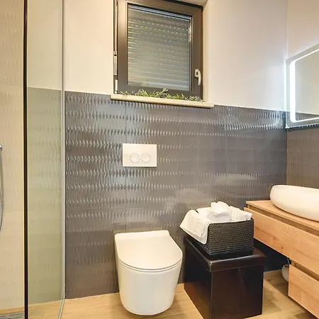 Orion - Private Heated Pool, Sauna & Jacuzzi Willa *