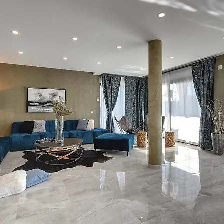 Orion - Private Heated Pool, Sauna & Jacuzzi Villa *