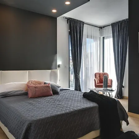 Orion - Private Heated Pool, Sauna & Jacuzzi فيلة