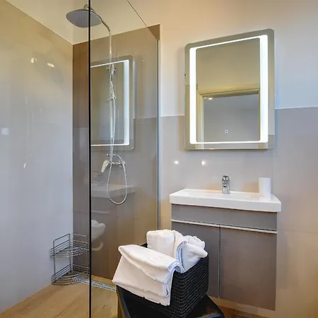 Orion - Private Heated Pool, Sauna & Jacuzzi * Rovinj