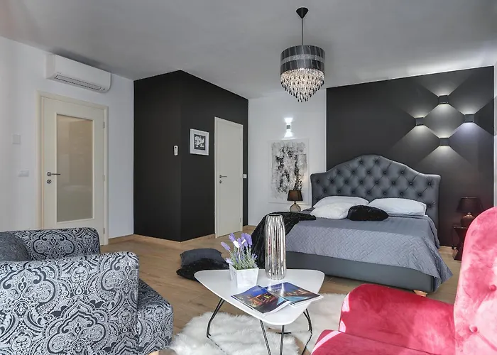 Orion - Private Heated Pool, Sauna & Jacuzzi Βίλα *