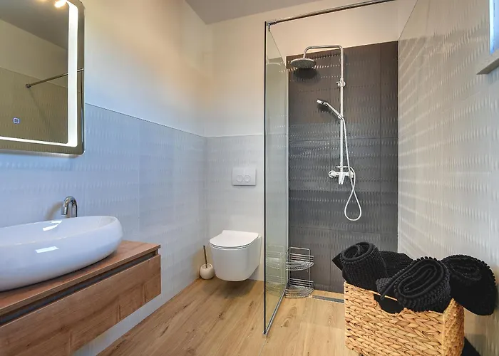 Βίλα Orion - Private Heated Pool, Sauna & Jacuzzi Ρόβινι