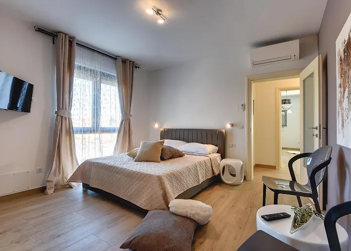 Βίλα Orion - Private Heated Pool, Sauna & Jacuzzi Ρόβινι