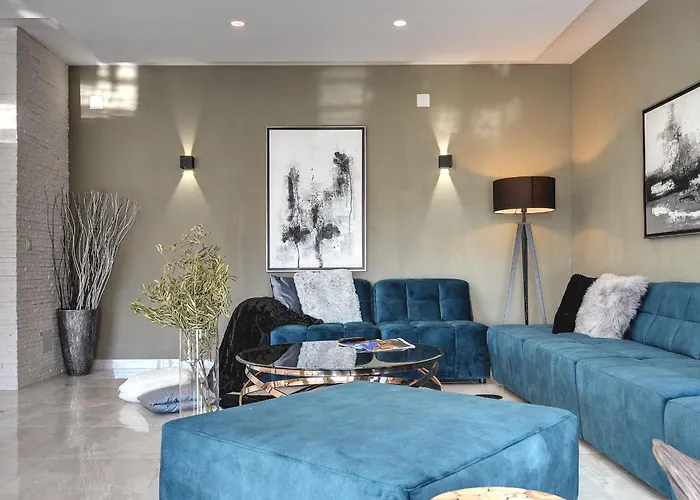 Βίλα Orion - Private Heated Pool, Sauna & Jacuzzi Ρόβινι