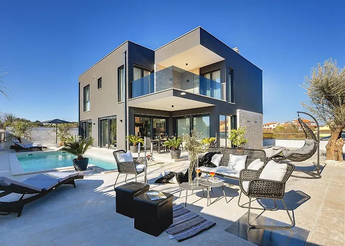 Βίλα Orion - Private Heated Pool, Sauna & Jacuzzi Ρόβινι