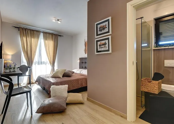 Orion - Private Heated Pool, Sauna & Jacuzzi *