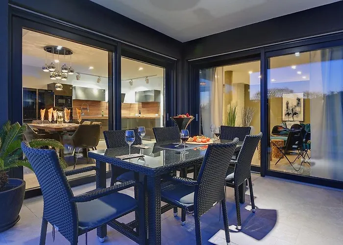 Βίλα Orion - Private Heated Pool, Sauna & Jacuzzi