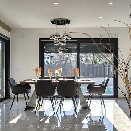 וילה Orion - Private Heated Pool, Sauna & Jacuzzi *
