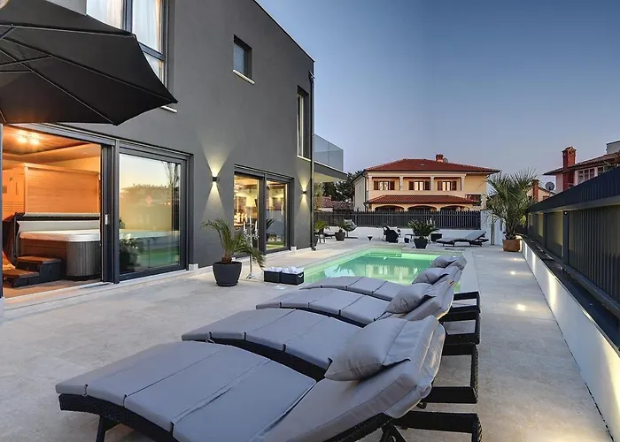 Vila Orion - Private Heated Pool, Sauna & Jacuzzi